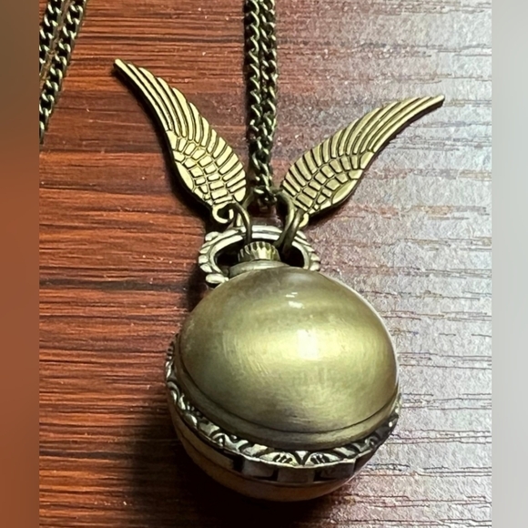 New Beautiful Harry Potter Golden quidditch snitch pocket watch - Picture 6 of 8